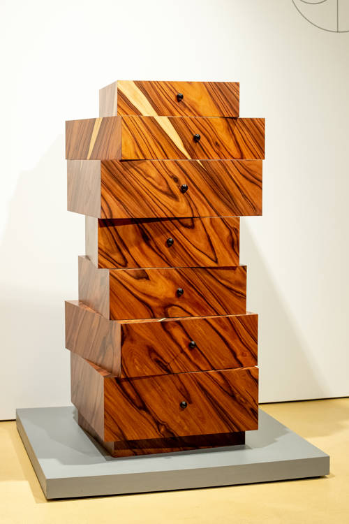 Der Schubladenstapel von Susi & Ueli Berger ist eines der ikonischen Stücke der Röthlisberger Kollektion. Foto: PD