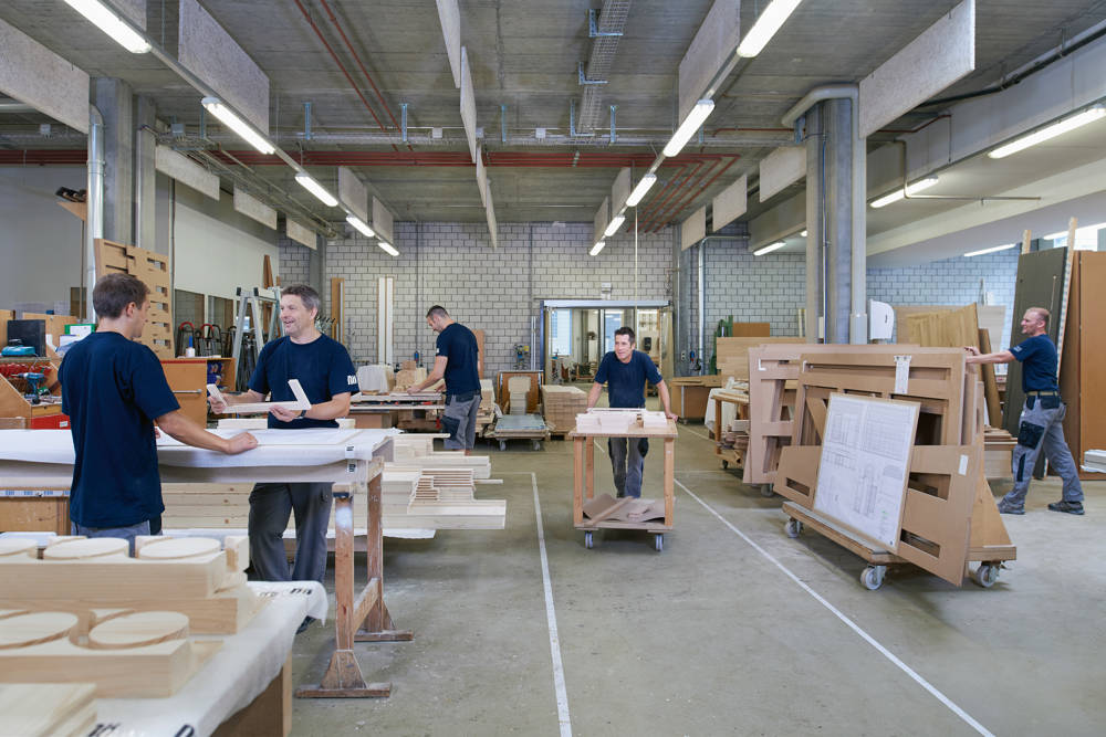 Was die Angestellten der Schreinerei Röthlisberger AG erschaffen, muss höchsten Ansprüchen in Design und Funktionalität genügen.